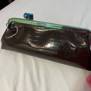 Clutch Twist lock Bag